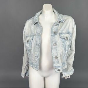 American Eagle Cropped Light Wash Distressed Denim Jacket Size M